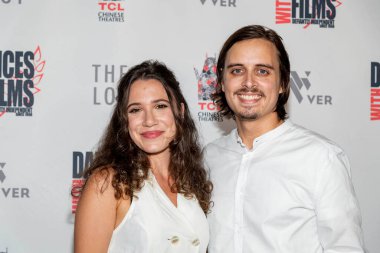 Raffaela Capp, Elliott Estrada 8 Eylül 2021 'de TCL Çin Tiyatrosu, Los Angeles, CA' da düzenlenen 