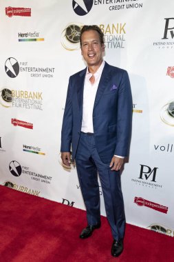 Thomas Hildreth 12 Eylül 2021 'de Burbank Marriott, CA' da düzenlenen 13. Burbank Uluslararası Film Festivali Ödül Galasına katıldı.