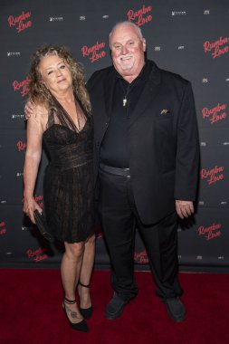 Becky ve Ben Loggins 22 Eylül 2021 'de The Landmark Theatre, Los Angeles' ta 