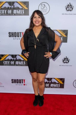 Sylvia Chavez, 26 Eylül 2021 'de Bella Blanca Olay Merkezi' nde düzenlenen 2. Geleneksel Melekler Kadın Film Festivali Kapanış Gecesi Galasına katıldı.