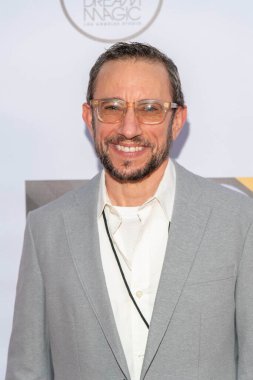 Mitch del Monico, 26 Eylül 2021 'de Bella Blanca Olay Merkezi' nde düzenlenen 2. Meleklerin Kadın Film Festivali Kapanış Gecesi Galasına katıldı.