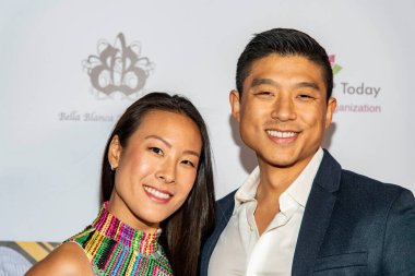 Gina Su ve Jeff Lee 26 Eylül 2021 'de Bella Blanca Olay Merkezi' nde düzenlenen 2. Geleneksel Melekler Kadın Film Festivali Kapanış Gecesi Galasına katıldılar.