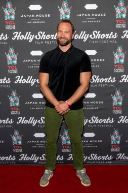 Hunter Jackson-Brier, 27 Eylül 2021 'de TCL Çin Tiyatrosu' nda düzenlenen 17. HollyShorts İkinci Film Yapımcıları kırmızı halısına katıldı.