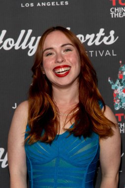 Sarah Lee Harter, 27 Eylül 2021 'de TCL Çin Tiyatrosu' nda düzenlenen 17. HollyShorts İkinci Film Yapımcıları kırmızı halısına katıldı.