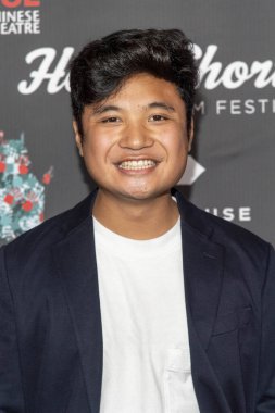 Cole Bacani, 27 Eylül 2021 'de TCL Çin Tiyatrosu' nda düzenlenen 17. HollyShorts İkinci Filmciler kırmızı halısına katıldı.