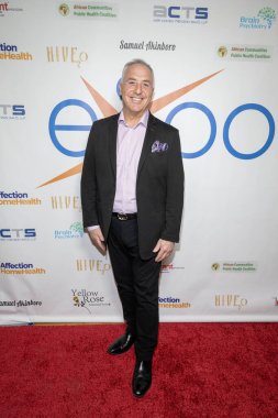 Girişimci David Dubinsky, 18 Ekim 2025 'te Santa Monica Körfezi Kadın Kulübü' nde İfşa Fonu Yardım Galası 'na katıldı.