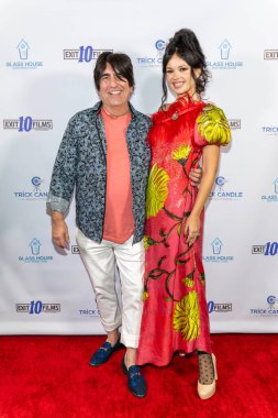 Müzisyen Martin Blasick, Aktris Natasha Blasick Cinelounge Sunset Theater, Los Angeles, CA, 23 Ekim 2025 'te düzenlenen Whiskey Run' ın dünya prömiyerine katıldı.