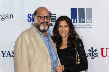 Aktör Fred Melamed ve eşi Leslee Spieler, 25 Ekim 2025 'te Los Angeles' taki özel bir konutta düzenlenen 4. Yıllık Otizm Hizmetleri Galasına katıldı.