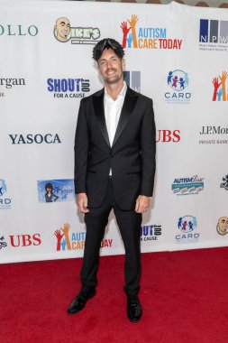 Oyuncu kadrosu yapımcısı Sean Bowman, 25 Ekim 2025 'te Los Angeles, CA' daki özel bir konutta Otizm Bakımı yararına düzenlenen 4.