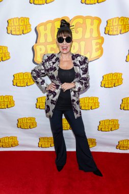 Emmy ödüllü stilisti Brenda Cooper 26 Ekim 2025 'te Los Angeles, Ziggy Oteli' nde düzenlenen 1 numaralı canlı grup Cadılar Bayramı partisine katıldı.