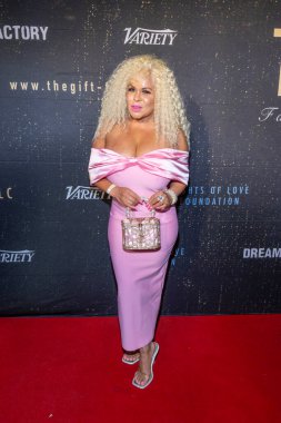 Aktris Eve Richards Hollywood American Legion Post 43, Los Angeles, CA, 3 Kasım 2025 'te The Gift' in dünya prömiyerine katıldı.