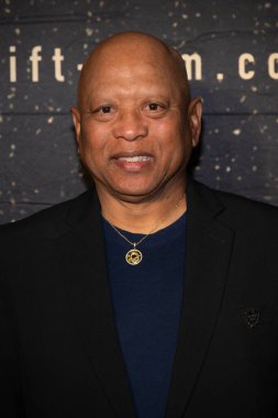 Aktör Ewart Chin Hollywood Amerikan Lejyon Karakolu 43, Los Angeles, CA, 3 Kasım 2025 'te The Gift' in dünya prömiyerine katıldı.