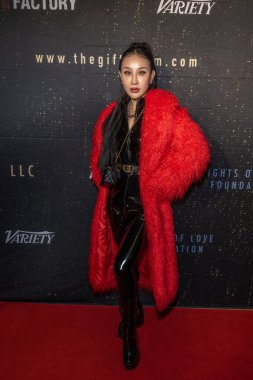 Aktris Michelle Guo Hollywood American Legion Post 43, Los Angeles, CA, 3 Kasım 2025 'te The Gift' in dünya prömiyerine katıldı.