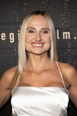 Ukraynalı-Amerikalı model Liudmyla Tkachenko Hollywood American Legion Post 43, Los Angeles, CA, 3 Kasım 2025 'te The Gift' in dünya prömiyerine katıldı.