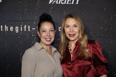 Yetenek menajeri Wendy Lungaro, Aktris Jacqueline Murphy Hollywood American Legion 43, Los Angeles, CA, 3 Kasım 2025 'te The Gift' in dünya prömiyerine katıldı.