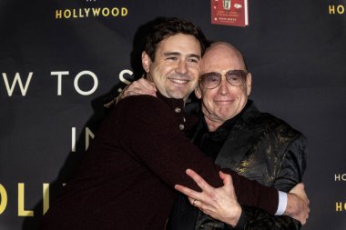 Disney İdari Başkan Yardımcısı Andrew Alan Ferguson, Yazar / Film Yapımcısı Kevin Goetz, 15 Kasım 2025 'te Beverly Hills Tenis Kulübü' nde Kevin Goetz 'How to Score in Hollywood' s Book Launch 'a katıldı.