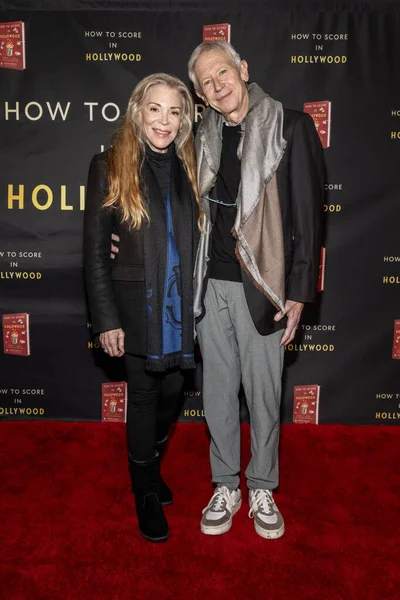 Corrinne Mann ve Louis Kempinsky, 15 Kasım 2025 'te Los Angeles' taki Beverly Hills Tenis Kulübü 'nde düzenlenen Hollywood' un Kitap Fırlatması 'nda Kevin Goetz' e katıldılar.