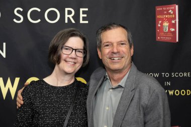 Yapımcı James A. Jusko, Hemşire Susan Abrams, Kevin Goetz 'in Hollywood' un Kitap Başlatma Bölüm 2 'sinde 23 Kasım 2025' te Los Angeles, özel konutta yapılan 