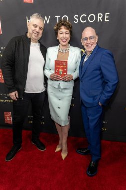 Yönetmen Evgeny Afineevsky, Aktris Diane Robin, Yazar / Film Yapımcısı Kevin Goetz, Hollywood 'da Kevin Goetz' How to Score in Book Launch Part 2 'ye katıldı.