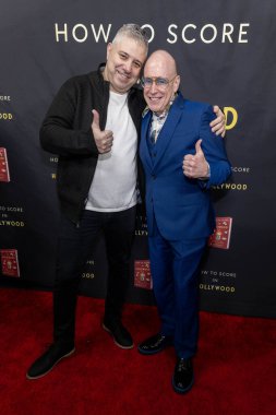 Yönetmen Evgeny Afineevsky, Yazar / Film Yapımcısı Kevin Goetz, Kevin Goetz 'How to Score in Hollywood' Book Launch Part 2 'ye katılıyor Los Angeles, CA, 23 Kasım 2025