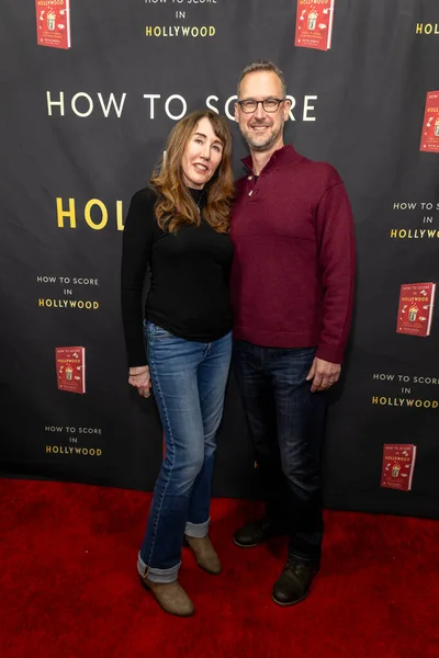 Müzisyen Kia Colton-Munoz, Sanatçı Ben Munoz, Hollywood 'un Kitap Başlatma Bölüm 2' deki Kevin Goetz 'in 23 Kasım 2025 tarihli özel konutu Los Angeles, CA