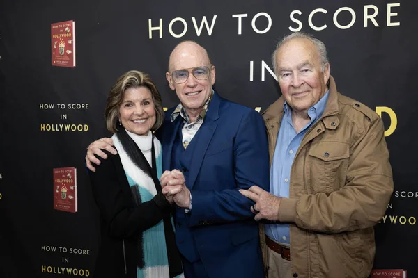 CEO Kathy Morgan, Yazar / Film Yapımcısı Kevin Goetz, Girişimci William J KOMERS, Hollywood 'da Kevin Goetz' How to Goetz 'Book Launch Bölüm 2' ye katıldı.