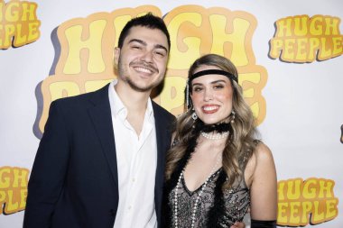 Omar Kaddoura, Chelsea Coppler 5 Aralık 2025 'te Los Angeles, Ziggy Otel' de HUGH PEEPLE canlı performansının yer aldığı Mostafa Elmorsy doğum günü partisine katıldı.