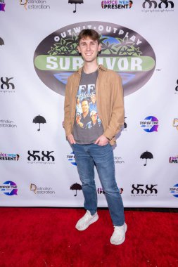 Nüfuzlu Kevin Hannon, Brice ve Wen 'in sunduğu 49. Survivor Finali Partisi' ne katılıyor.