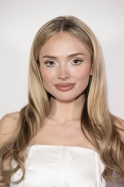 Aktris Natalie Alyn Lind, 15 Ocak 2026 'da Hotel Ziggy, Los Angeles' ta Polaris yardım kampanyasına katıldı.