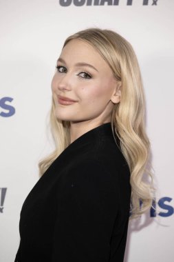 Aktris Alyvia Alyn Lind, 15 Ocak 2026 'da Hotel Ziggy, Los Angeles' ta Polaris yardım kampanyasına katıldı.