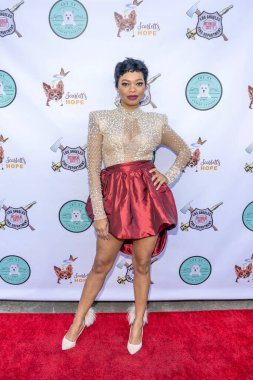 Medya sunucusu Sarina Renee, 17 Ocak 2026 'da Los Angeles İtfaiye Müzesi' ndeki Los Angeles İtfaiye Teşkilatı 'nın Cesur ve Kurtarılmış İtfaiyesi' ne katıldı.