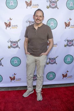 Yönetmen Tom Donahue, LA İtfaiye Teşkilatı 'na 17 Ocak 2026' da Los Angeles İtfaiye Müzesi 'nde katılıyor.