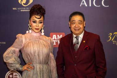 DJM3 Sanat Eğitimi CEO 'su Julie Shen, Los Angeles Beverly Arts TV sunucusu / kurucusu Joey Zhou, Sheraton San Gabriel, Los Angeles, CA, 24 Ocak 2026' da düzenlenen 37.