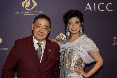 Los Angeles Beverly Arts TV sunucusu / kurucusu Joey Zhou, Model / LABA İkon Ödülü sahibi Annie Chen Sheraton San Gabriel, Los Angeles, CA, 24 Ocak 2026 'da düzenlenen 37.