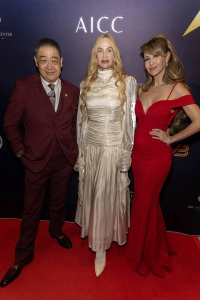 Los Angeles Beverly Arts 'ın TV sunucusu / kurucusu Joey Zhou, Aktris Christina Fulton, CEO RLC yetenek ajansı Leila Ciancaglini, Sheraton San Gabriel, Los Angeles' ta düzenlenen 37.