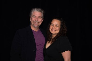 Aktör Jeremy Miller ve eşi Joanie, Tiffany Haddish 'in She Ready Foundation and Justice for Women' ına katıldı ve Şaban Tiyatrosu 'nda bir Komedi ve Müzik Akşamı sundu.