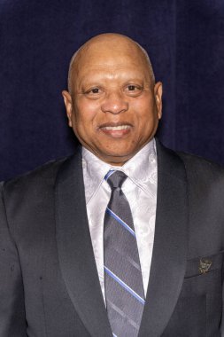 Aktör / Yapımcı Ewart Chin, Tiffany Haddish 'in She Ready Foundation and Justice for Women Sunar Şaban Tiyatrosu' nda bir Komedi ve Müzik Akşamı, Los Angeles, CA, 26 Ocak 2026