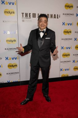 Los Angeles Beverly Arts TV sunucusu / kurucusu Joey Zhou, AI + Web3 Devrim Öncesi Grammy Ödülleri Galasına katılıyor.