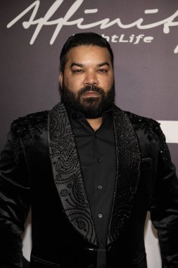 Aktör Adrian Dev, 1 Şubat 2026 'da SkyBar Mondrian Otel' de düzenlenen Grammy Ödülleri 'ne katıldı.