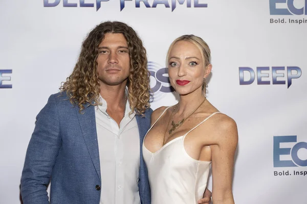 Aktör Dwayne Hilton JR, Yapımcı Candace Norville 10 Şubat 2026 'da Culver Theater, Los Angeles' ta Echos TV ve Mindatorium Studios 'Deep Frame' in Los Angeles Premiere 'ine katıldı.