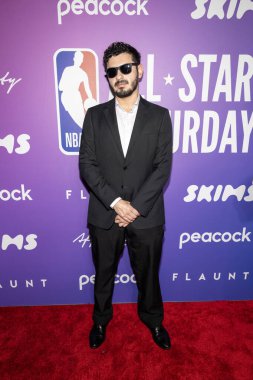 Etkilenen Santiago Juyo, 14 Şubat 2026 'da Los Angeles SkyBar Mondrian Oteli' nde düzenlenen NBA All-Star Cumartesi Partisini sunar.