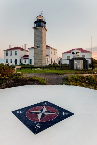 Beavertail Lighthouse at Dawn — Stock Photo, Image