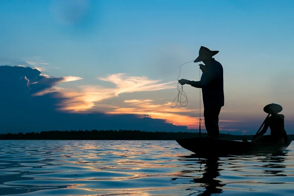 Action Des Pêcheurs Lors Pêche Coucher Soleil — Photo