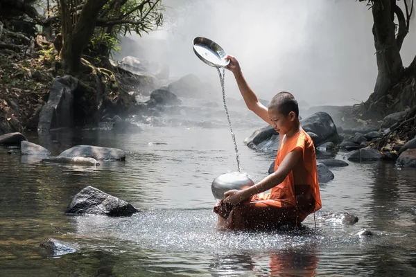 Acemi Onun Konteyner River Yıkıyor Sangkhom Nong Khai Thailand Stok Resim