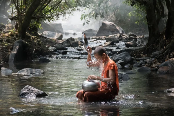 Monk Akış Nong Khai Thailand Banyo - Stok İmaj