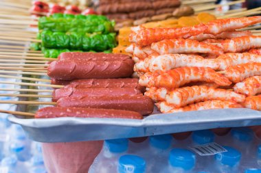 Kızarmış sosis gıda