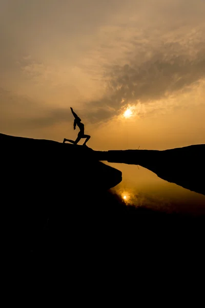 Silhouette de yoga femme — Photo