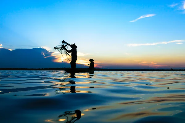 Pêcheur action pêche — Photo