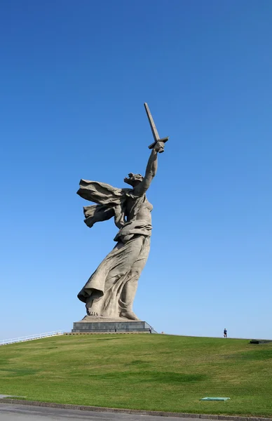 Greatest sculpture in the world "Motherland" on Mamayev Kurgan — Stock Photo, Image