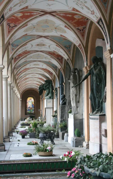 Arcades Vysehrad Prag'da üzerinde
